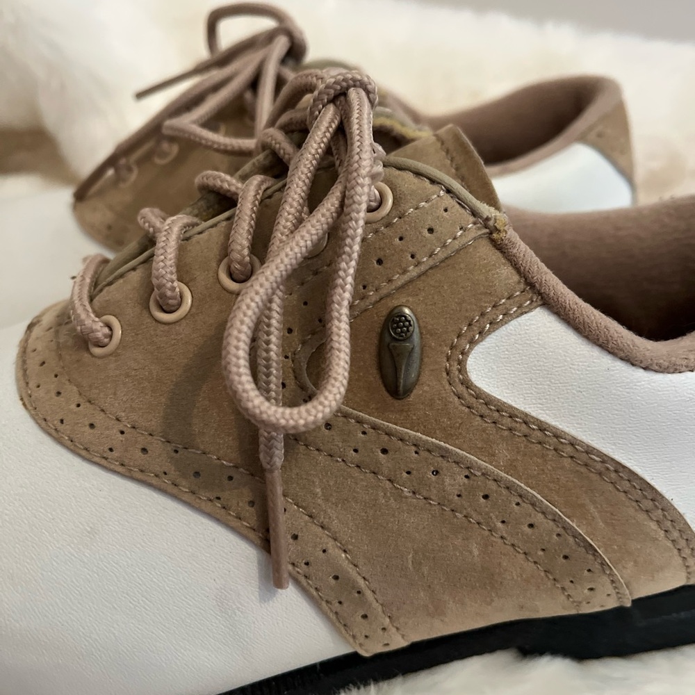 Austin Golf Shoes Two Toned Tan And White Womens Size 7 Spike Key - Picture 12 of 14